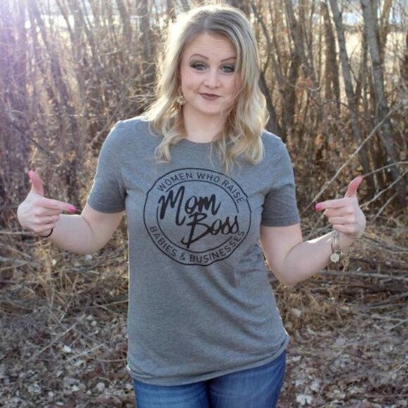 NWT Mom Boss Graphic Tee Grey Short Sleeve Shirt Black Letters Bella Canvas XL - Picture 2 of 4